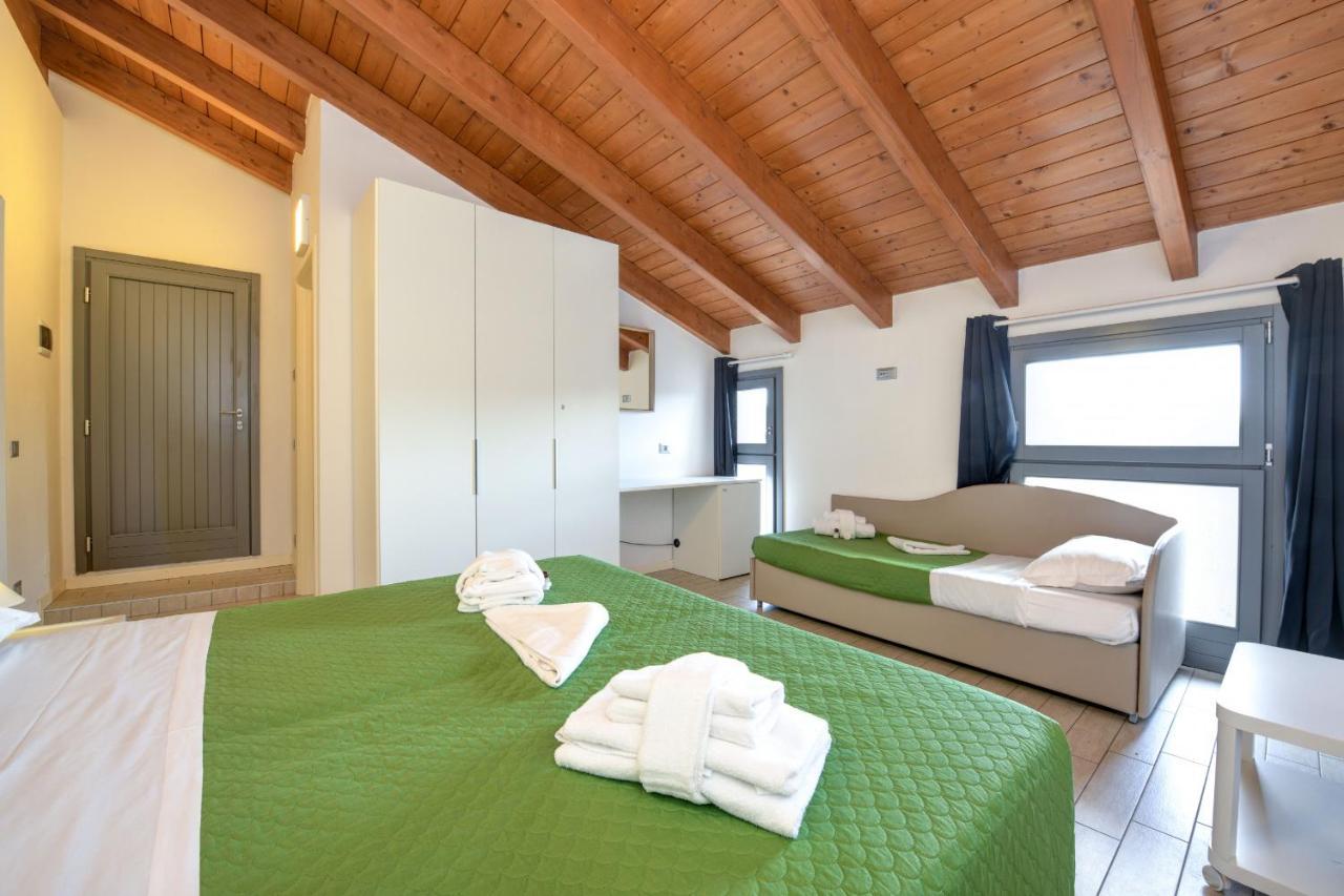 Borgo Gasparina Family Apartments Castelnuovo del Garda Exteriör bild