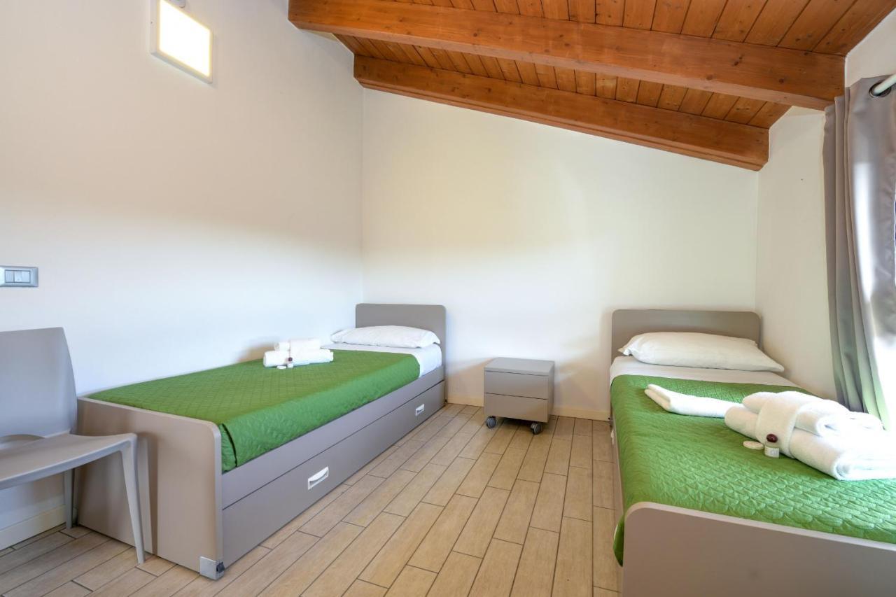 Borgo Gasparina Family Apartments Castelnuovo del Garda Exteriör bild