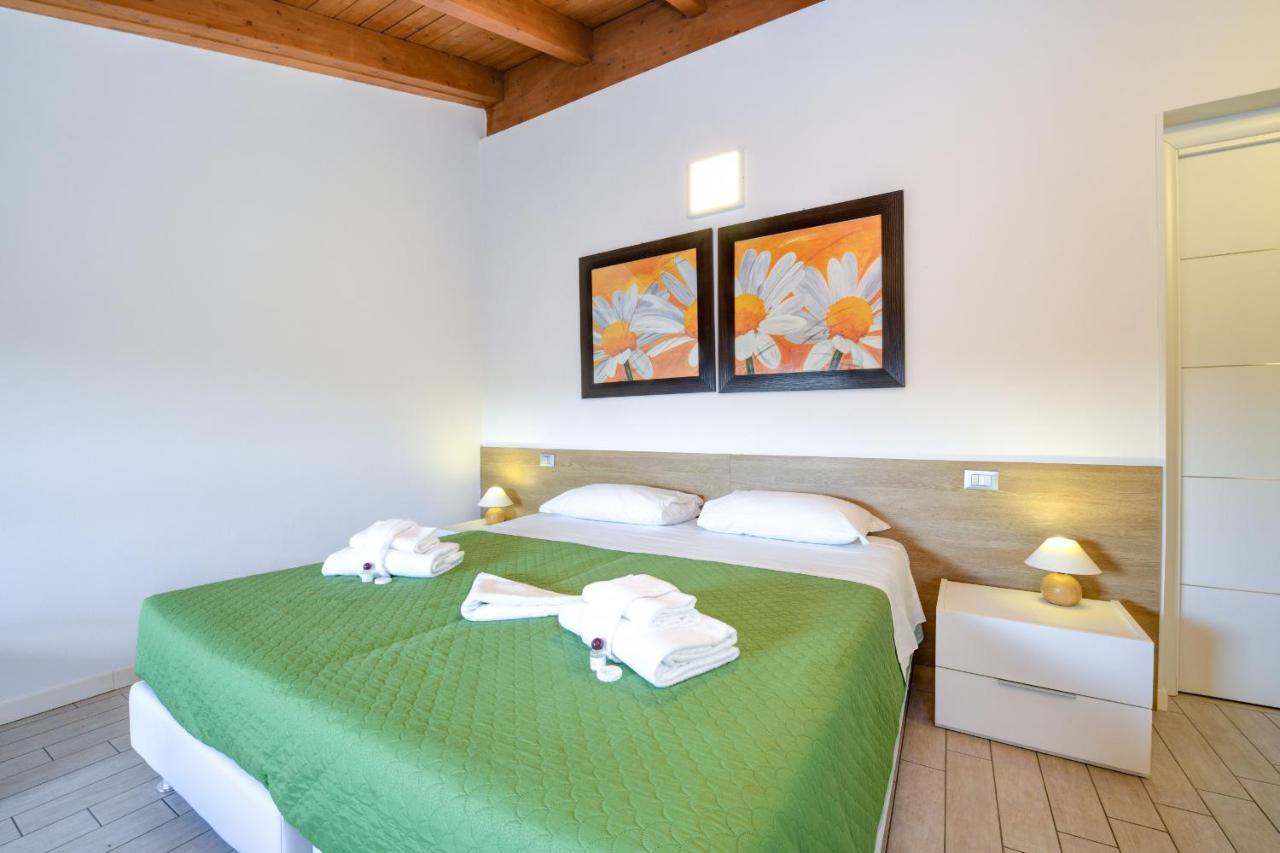 Borgo Gasparina Family Apartments Castelnuovo del Garda Exteriör bild