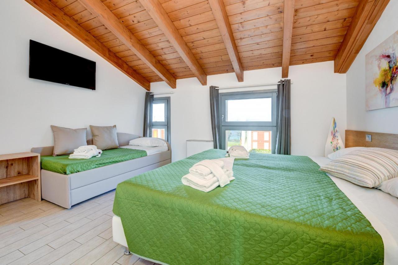 Borgo Gasparina Family Apartments Castelnuovo del Garda Exteriör bild