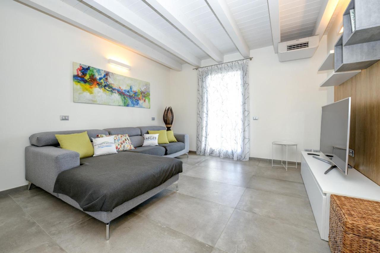 Borgo Gasparina Family Apartments Castelnuovo del Garda Exteriör bild