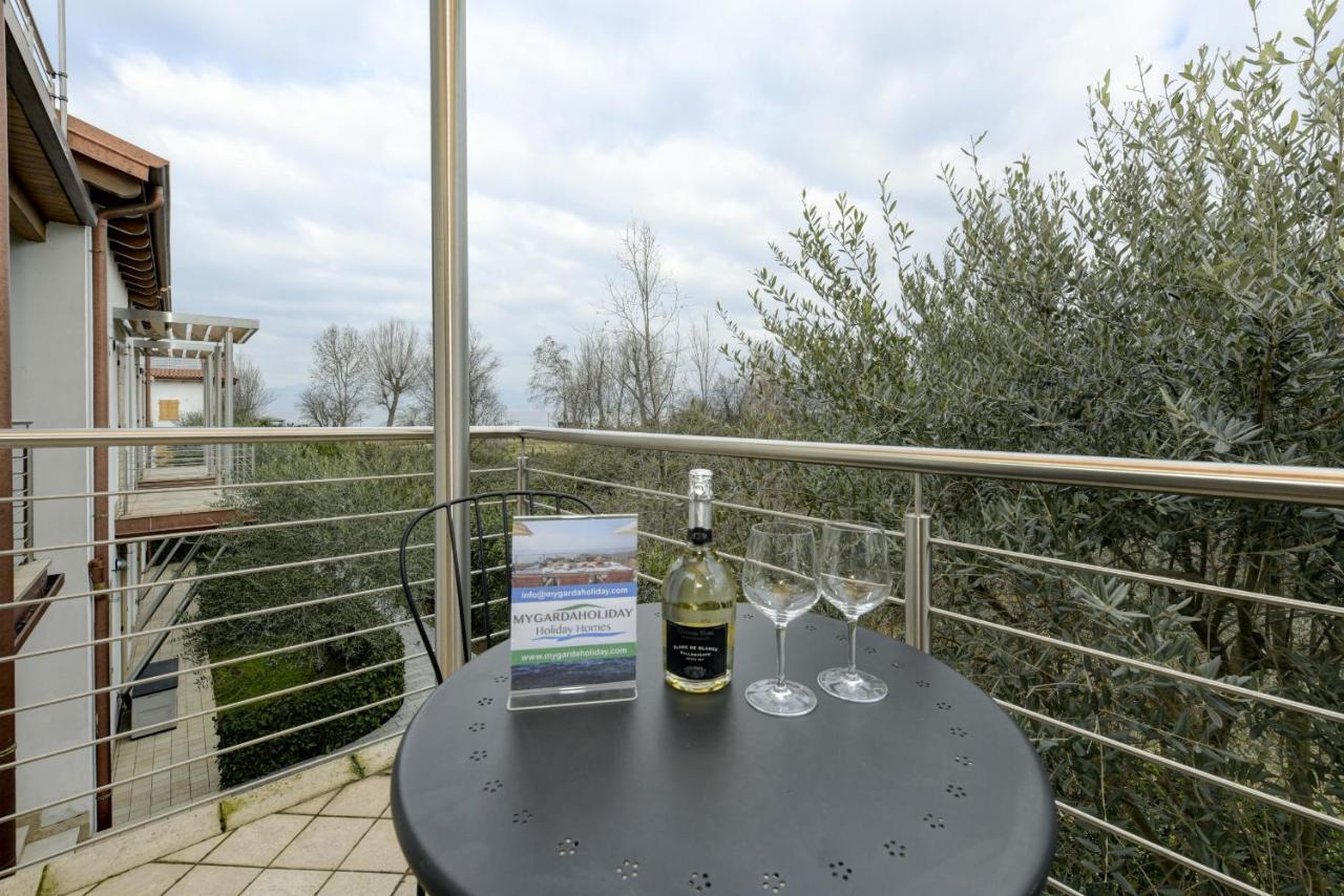 Borgo Gasparina Family Apartments Castelnuovo del Garda Exteriör bild