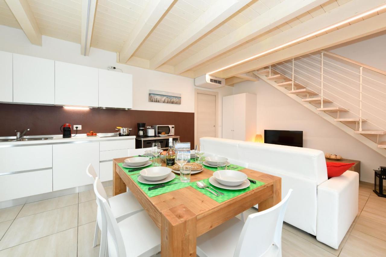 Borgo Gasparina Family Apartments Castelnuovo del Garda Exteriör bild